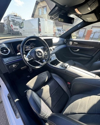 Mercedes-Benz Klasa E cena 114900 przebieg: 239000, rok produkcji 2017 z Słupsk małe 137
